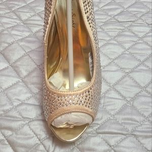Brand new Gold heels